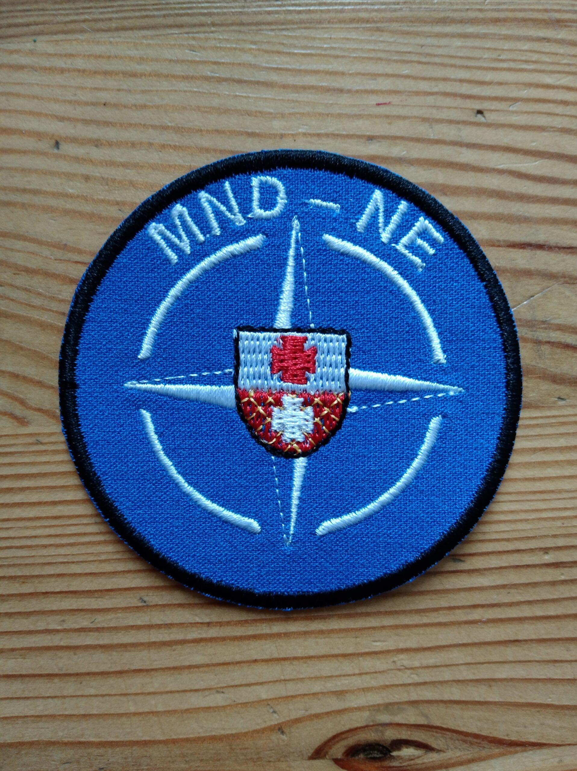 Naszywka Wielonarodowa Dywizja Północny-Wschód MNDNE